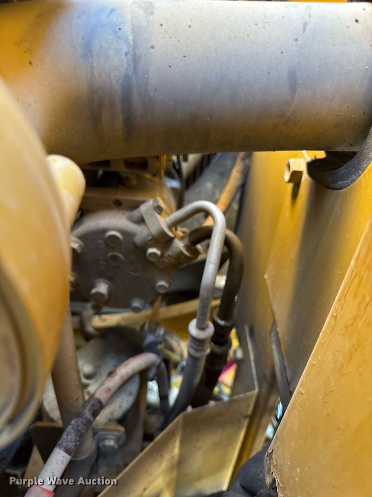 image for item DW3411 2016 Caterpillar 325F LCR excavator