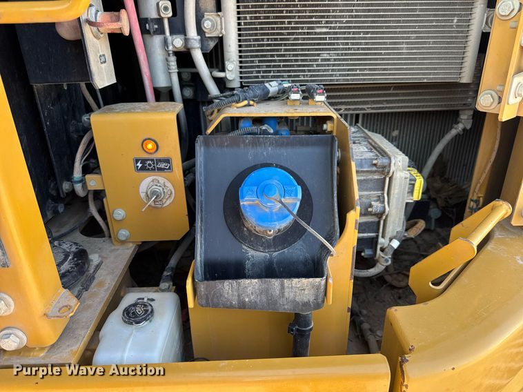 image for item DW3411 2016 Caterpillar 325F LCR excavator