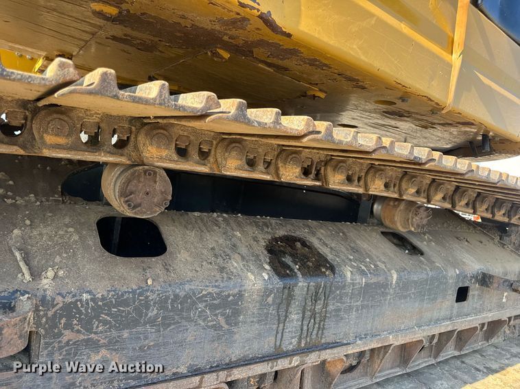 image for item DW3411 2016 Caterpillar 325F LCR excavator