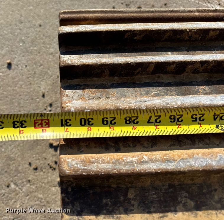 image for item DW3411 2016 Caterpillar 325F LCR excavator