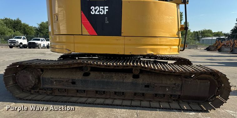 image for item DW3411 2016 Caterpillar 325F LCR excavator