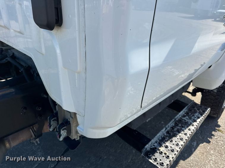 image for item DW3412 2020 Chevrolet Silverado 4500HD truck cab and chassis