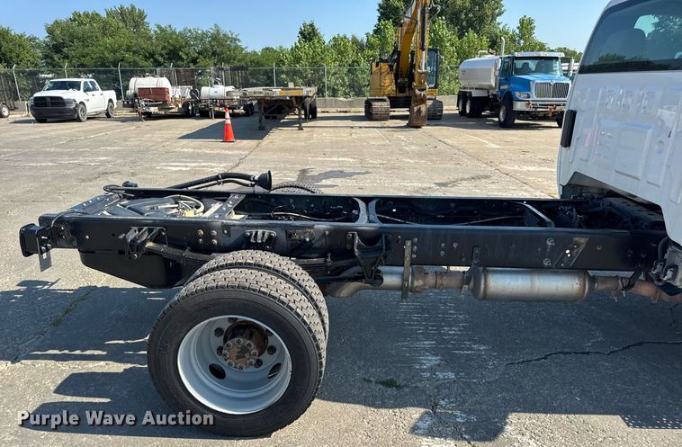 image for item DW3412 2020 Chevrolet Silverado 4500HD truck cab and chassis