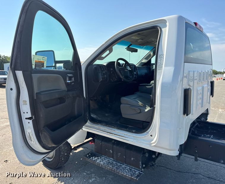 image for item DW3412 2020 Chevrolet Silverado 4500HD truck cab and chassis