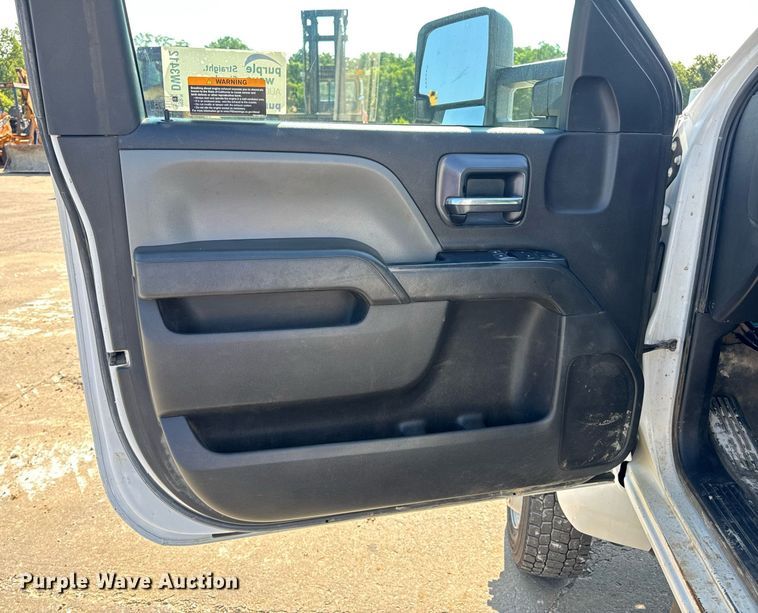 image for item DW3412 2020 Chevrolet Silverado 4500HD truck cab and chassis