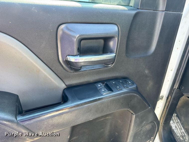 image for item DW3412 2020 Chevrolet Silverado 4500HD truck cab and chassis