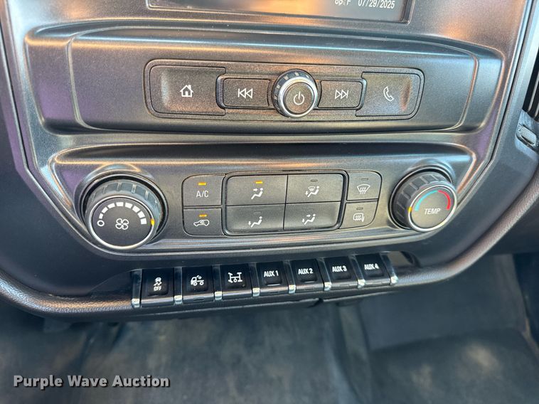 image for item DW3412 2020 Chevrolet Silverado 4500HD truck cab and chassis