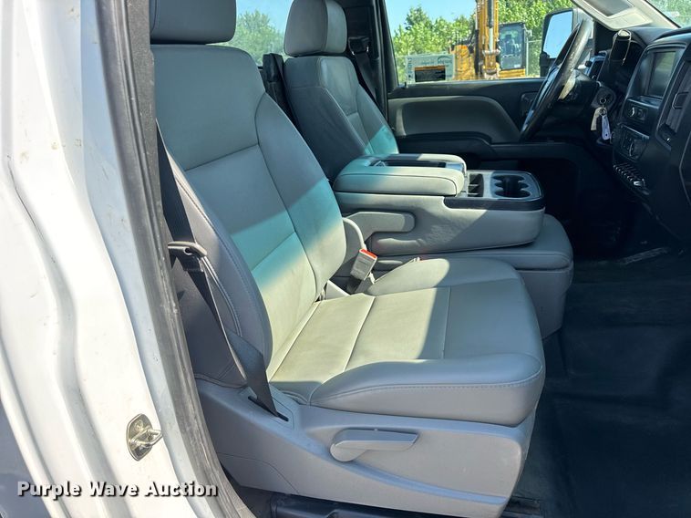 image for item DW3412 2020 Chevrolet Silverado 4500HD truck cab and chassis