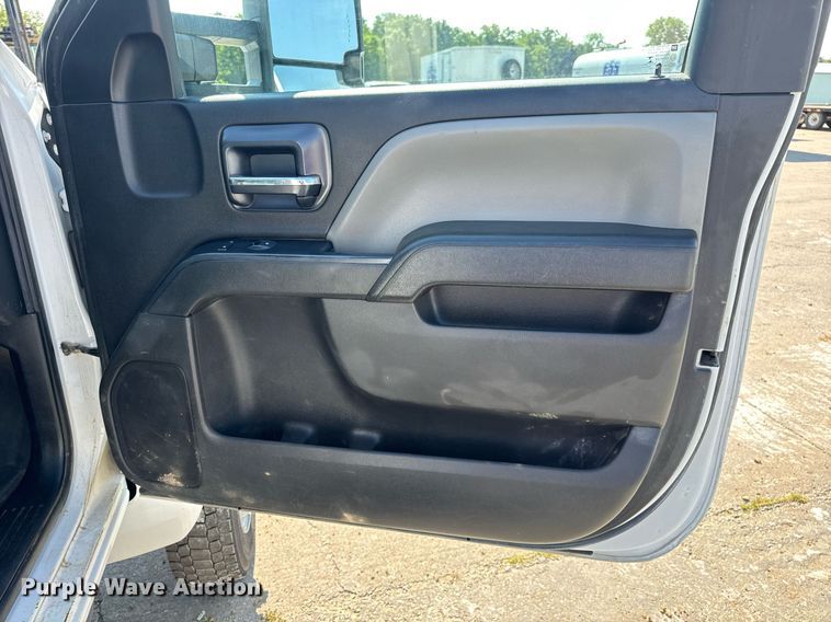 image for item DW3412 2020 Chevrolet Silverado 4500HD truck cab and chassis