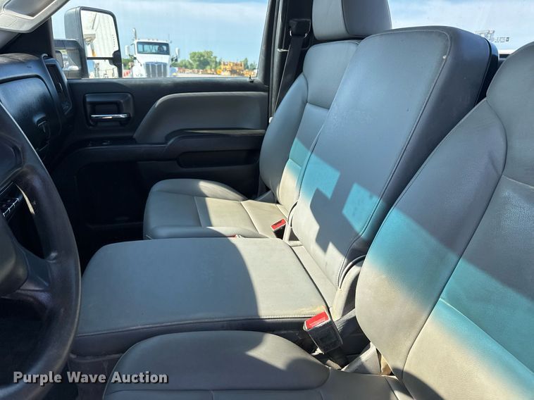 image for item DW3412 2020 Chevrolet Silverado 4500HD truck cab and chassis