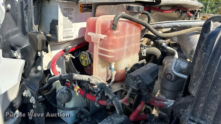 image for item DW3412 2020 Chevrolet Silverado 4500HD truck cab and chassis