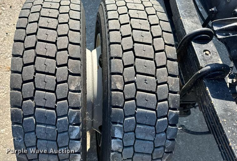 image for item DW3412 2020 Chevrolet Silverado 4500HD truck cab and chassis