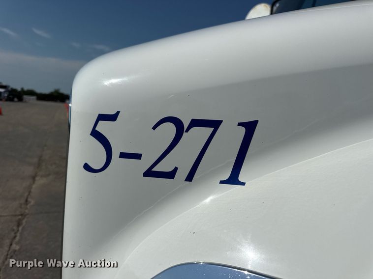 image for item DW3414 2012 Freightliner Business Class M2 utility / service truck