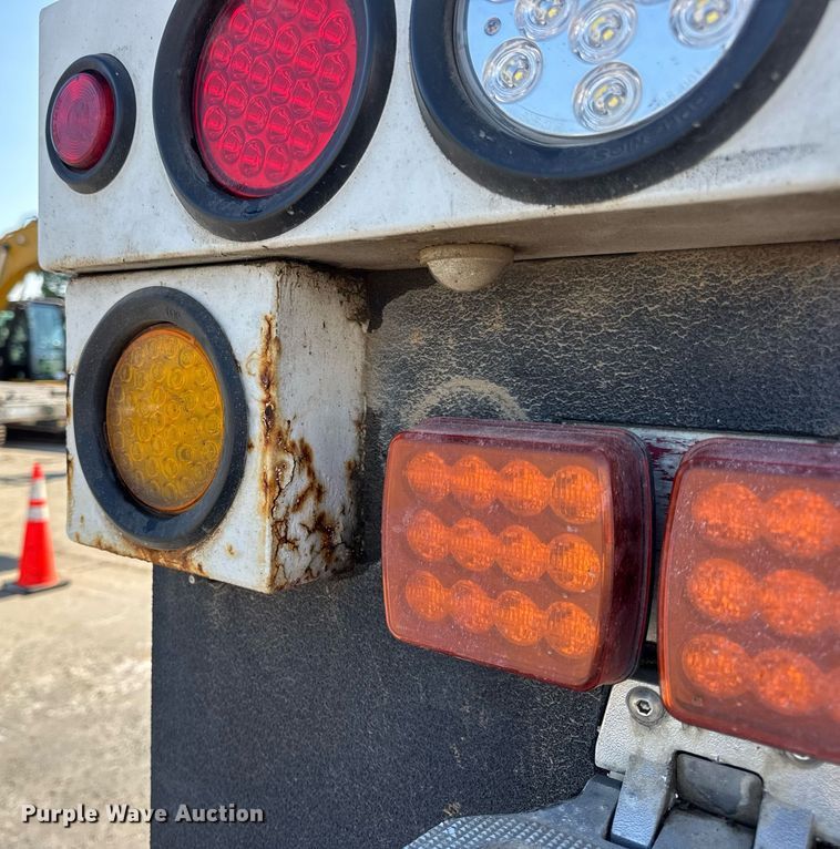 image for item DW3414 2012 Freightliner Business Class M2 utility / service truck