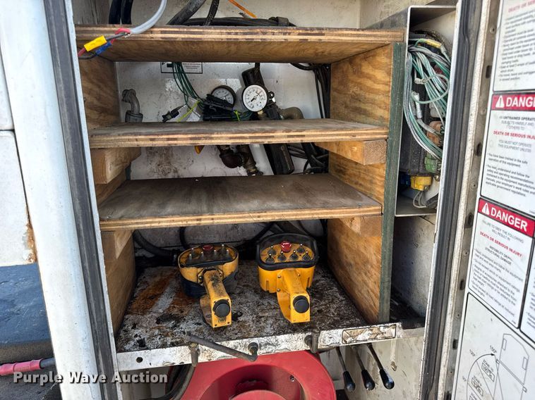 image for item DW3414 2012 Freightliner Business Class M2 utility / service truck