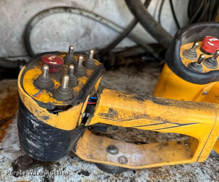 image for item DW3414 2012 Freightliner Business Class M2 utility / service truck