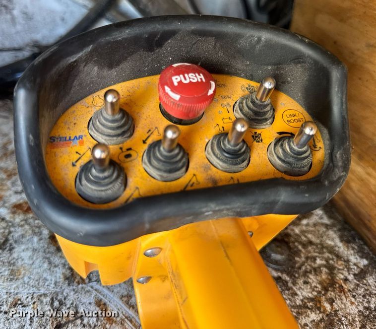 image for item DW3414 2012 Freightliner Business Class M2 utility / service truck