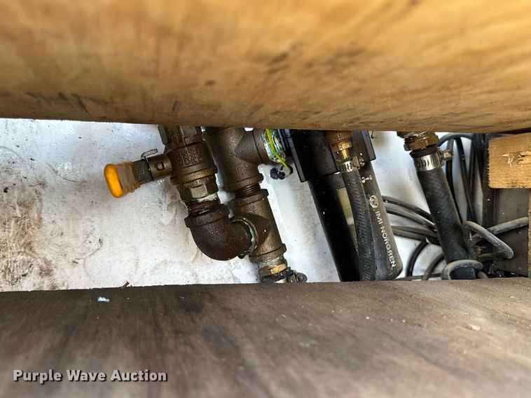 image for item DW3414 2012 Freightliner Business Class M2 utility / service truck