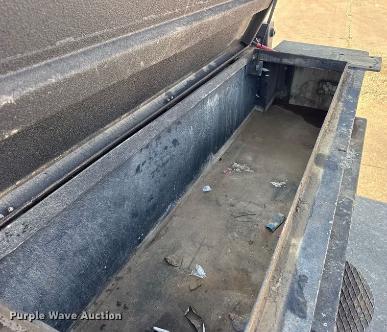 image for item DW3414 2012 Freightliner Business Class M2 utility / service truck