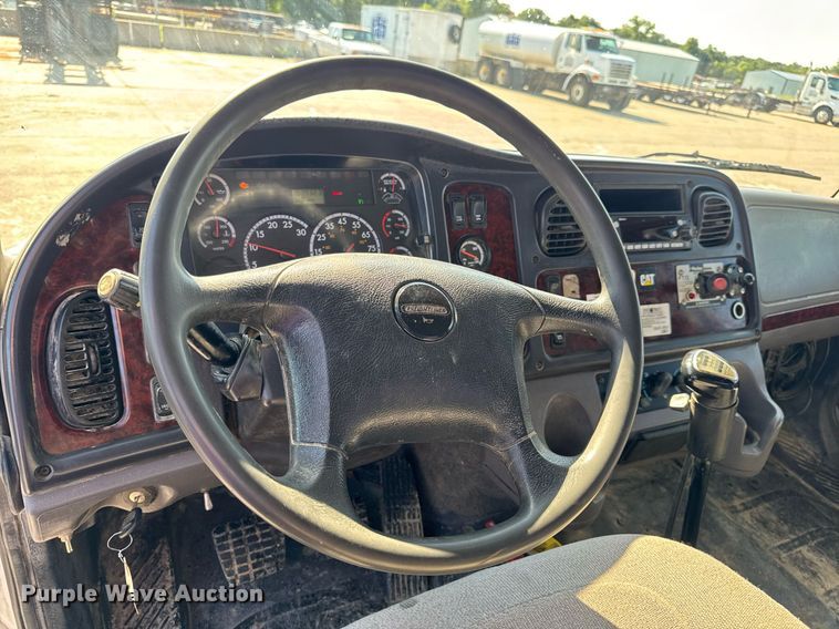 image for item DW3414 2012 Freightliner Business Class M2 utility / service truck