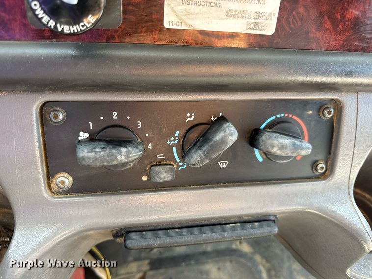 image for item DW3414 2012 Freightliner Business Class M2 utility / service truck