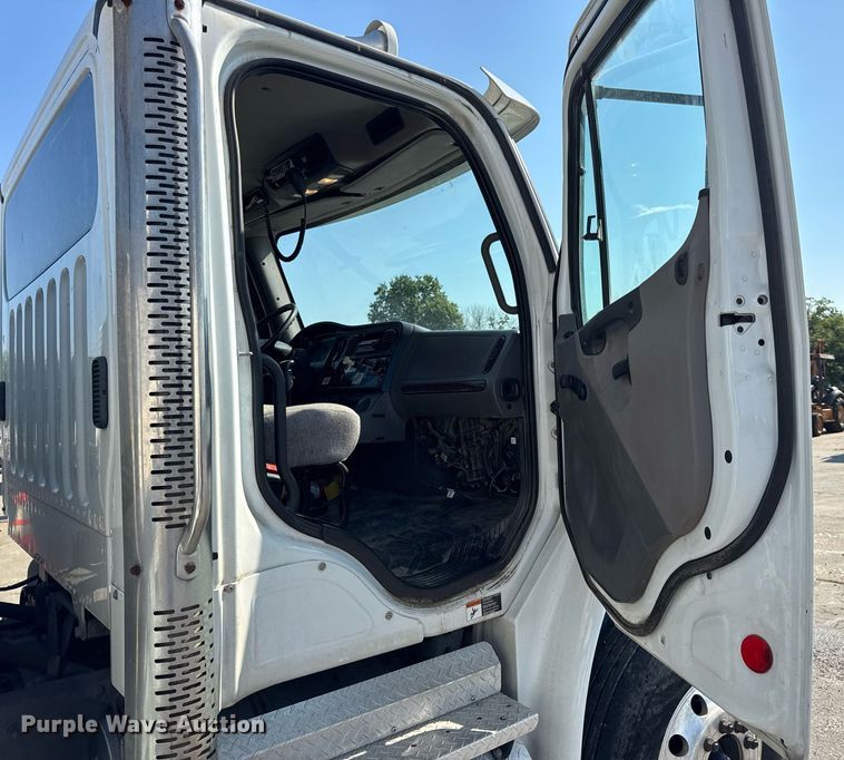 image for item DW3414 2012 Freightliner Business Class M2 utility / service truck