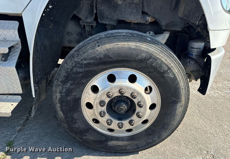 image for item DW3414 2012 Freightliner Business Class M2 utility / service truck