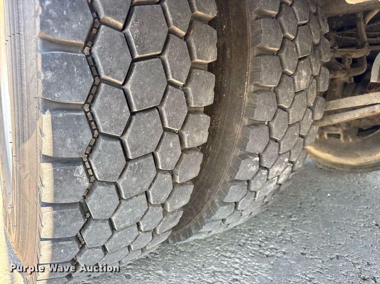 image for item DW3414 2012 Freightliner Business Class M2 utility / service truck