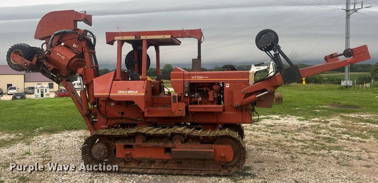 image for item DW3415 1993 Ditch Witch HT100JD vibratory cable plow