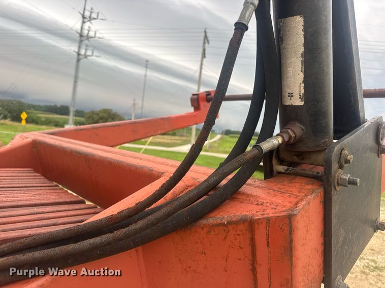 image for item DW3415 1993 Ditch Witch HT100JD vibratory cable plow