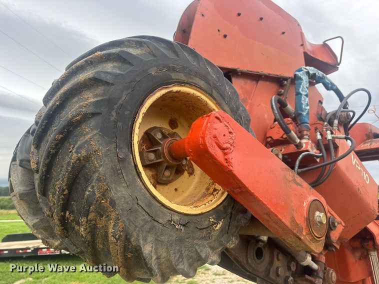 image for item DW3415 1993 Ditch Witch HT100JD vibratory cable plow