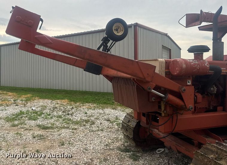 image for item DW3415 1993 Ditch Witch HT100JD vibratory cable plow