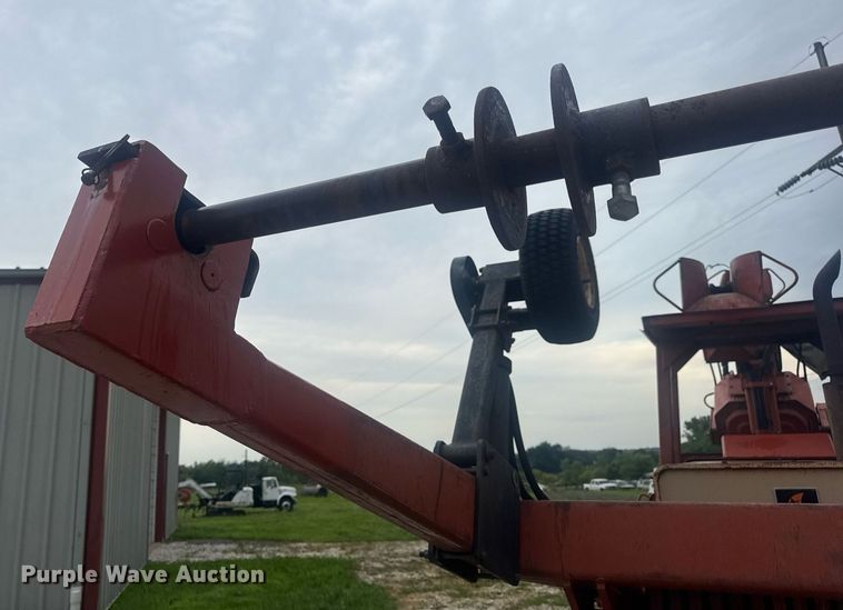 image for item DW3415 1993 Ditch Witch HT100JD vibratory cable plow