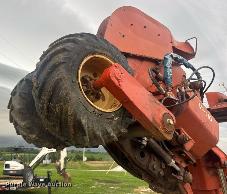 image for item DW3415 1993 Ditch Witch HT100JD vibratory cable plow