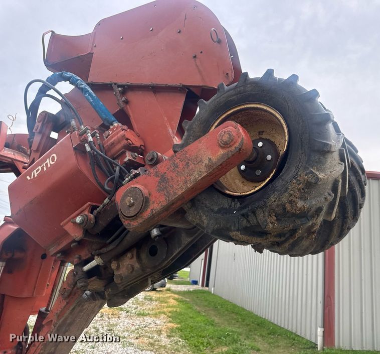 image for item DW3415 1993 Ditch Witch HT100JD vibratory cable plow