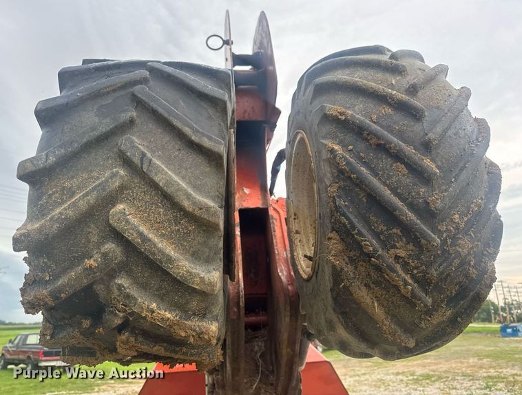 image for item DW3415 1993 Ditch Witch HT100JD vibratory cable plow