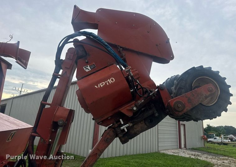 image for item DW3415 1993 Ditch Witch HT100JD vibratory cable plow