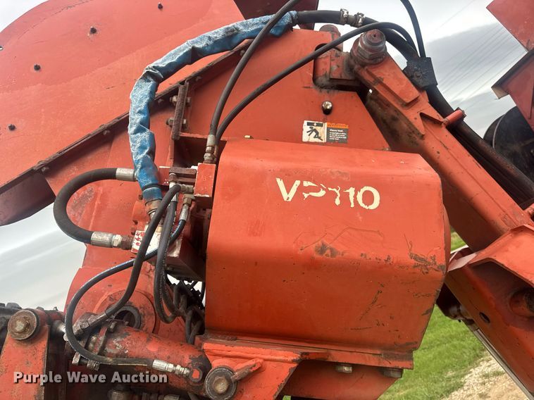 image for item DW3415 1993 Ditch Witch HT100JD vibratory cable plow