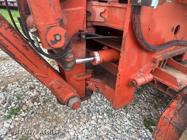 image for item DW3415 1993 Ditch Witch HT100JD vibratory cable plow