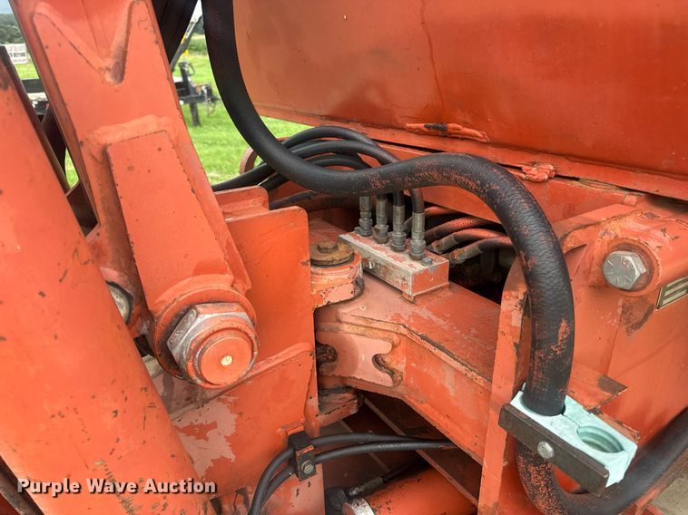 image for item DW3415 1993 Ditch Witch HT100JD vibratory cable plow
