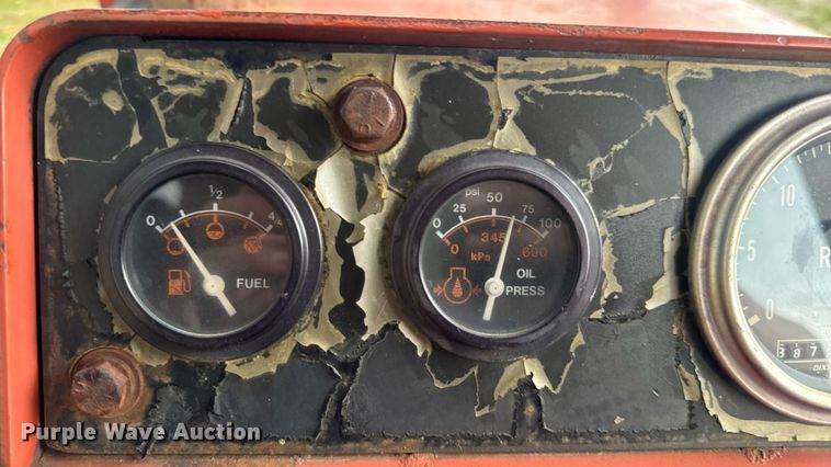 image for item DW3415 1993 Ditch Witch HT100JD vibratory cable plow