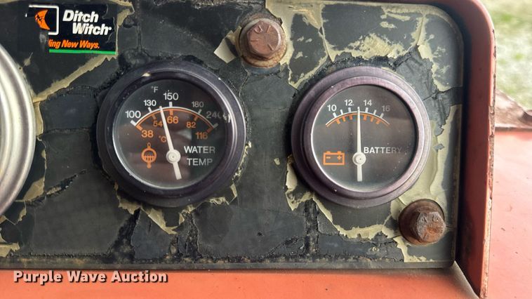 image for item DW3415 1993 Ditch Witch HT100JD vibratory cable plow