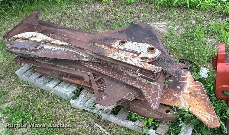 image for item DW3415 1993 Ditch Witch HT100JD vibratory cable plow