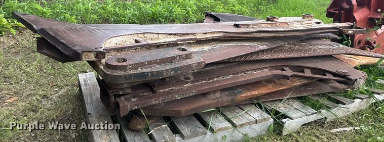 image for item DW3415 1993 Ditch Witch HT100JD vibratory cable plow