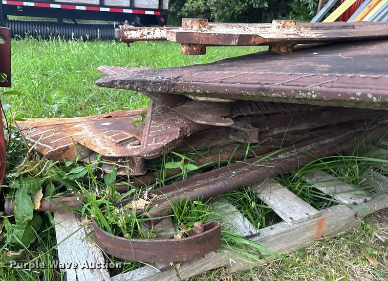 image for item DW3415 1993 Ditch Witch HT100JD vibratory cable plow