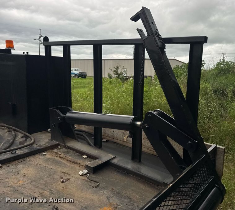 image for item DW3416 Hydraulic reel carrier truck bed