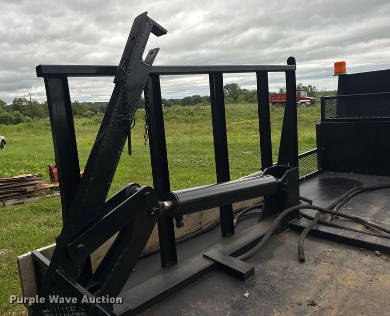 image for item DW3416 Hydraulic reel carrier truck bed