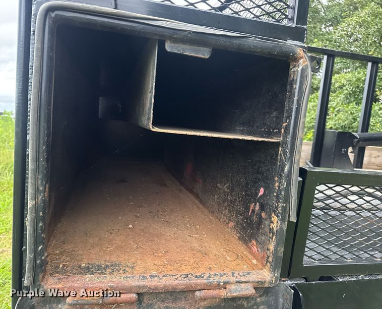 image for item DW3416 Hydraulic reel carrier truck bed