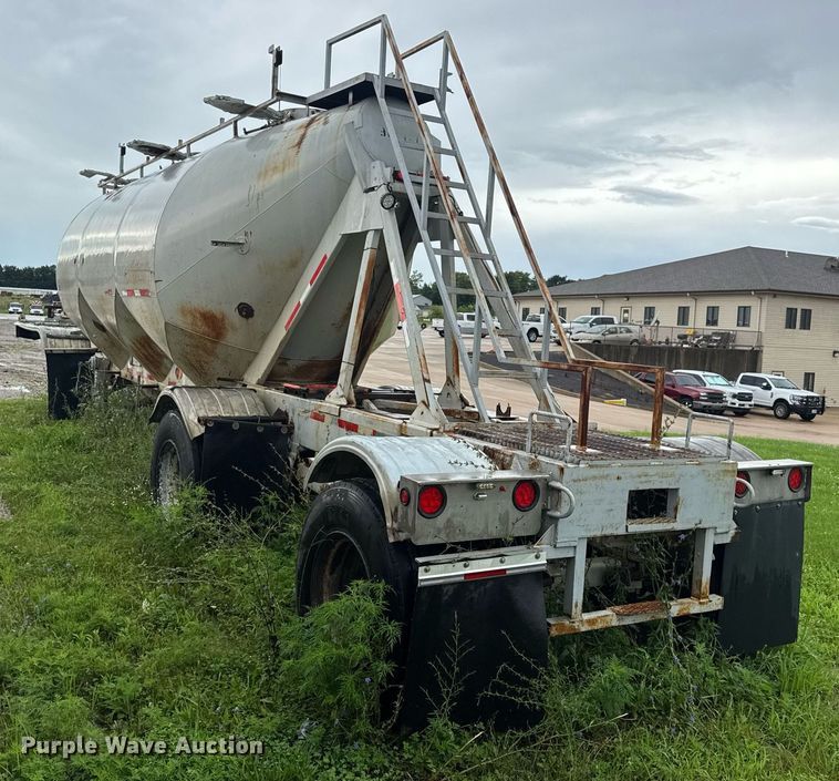 image for item DW3421 1980 Frue pneumatic dry bulk trailer