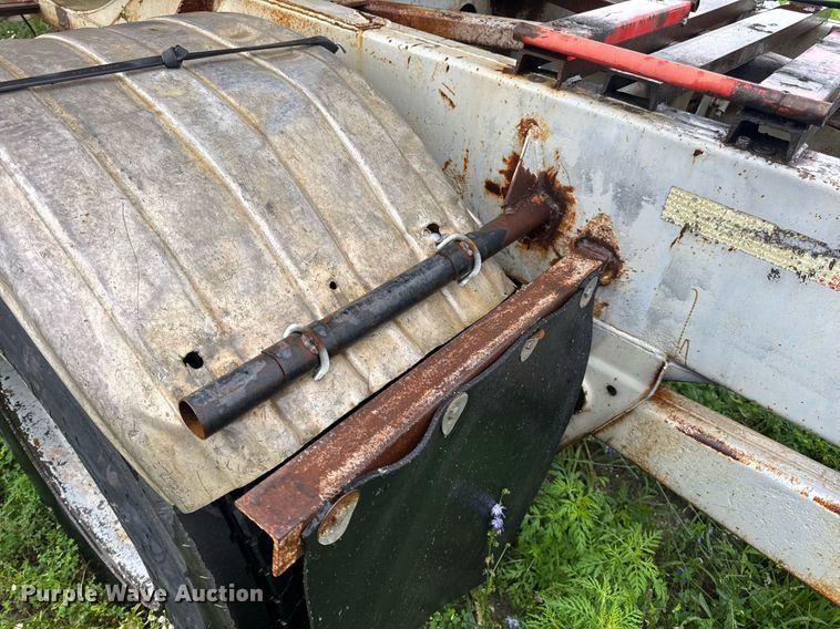 image for item DW3421 1980 Frue pneumatic dry bulk trailer